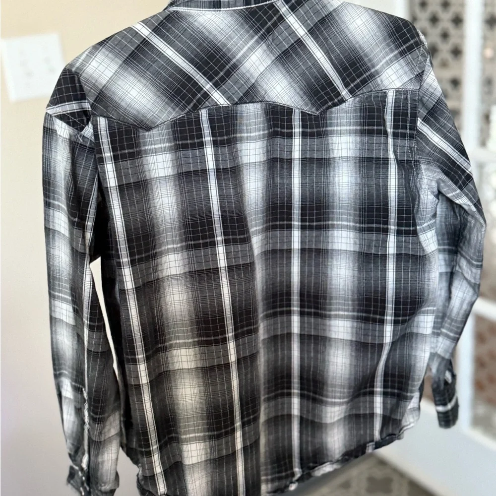 Boys Wrangler Black and White Plaid Shirt, Size Small